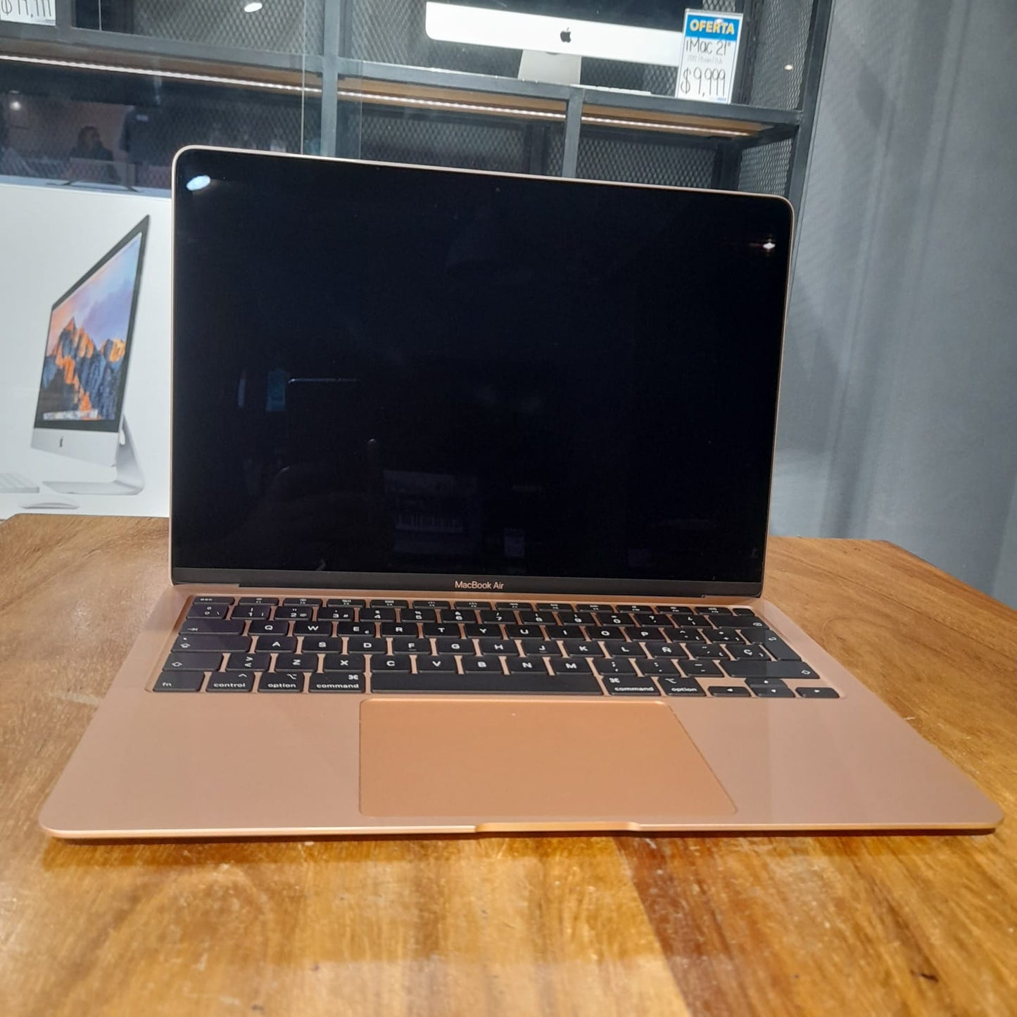 Macbook Air Retina 13" 2020 8ram/256ssd (Producto Único)