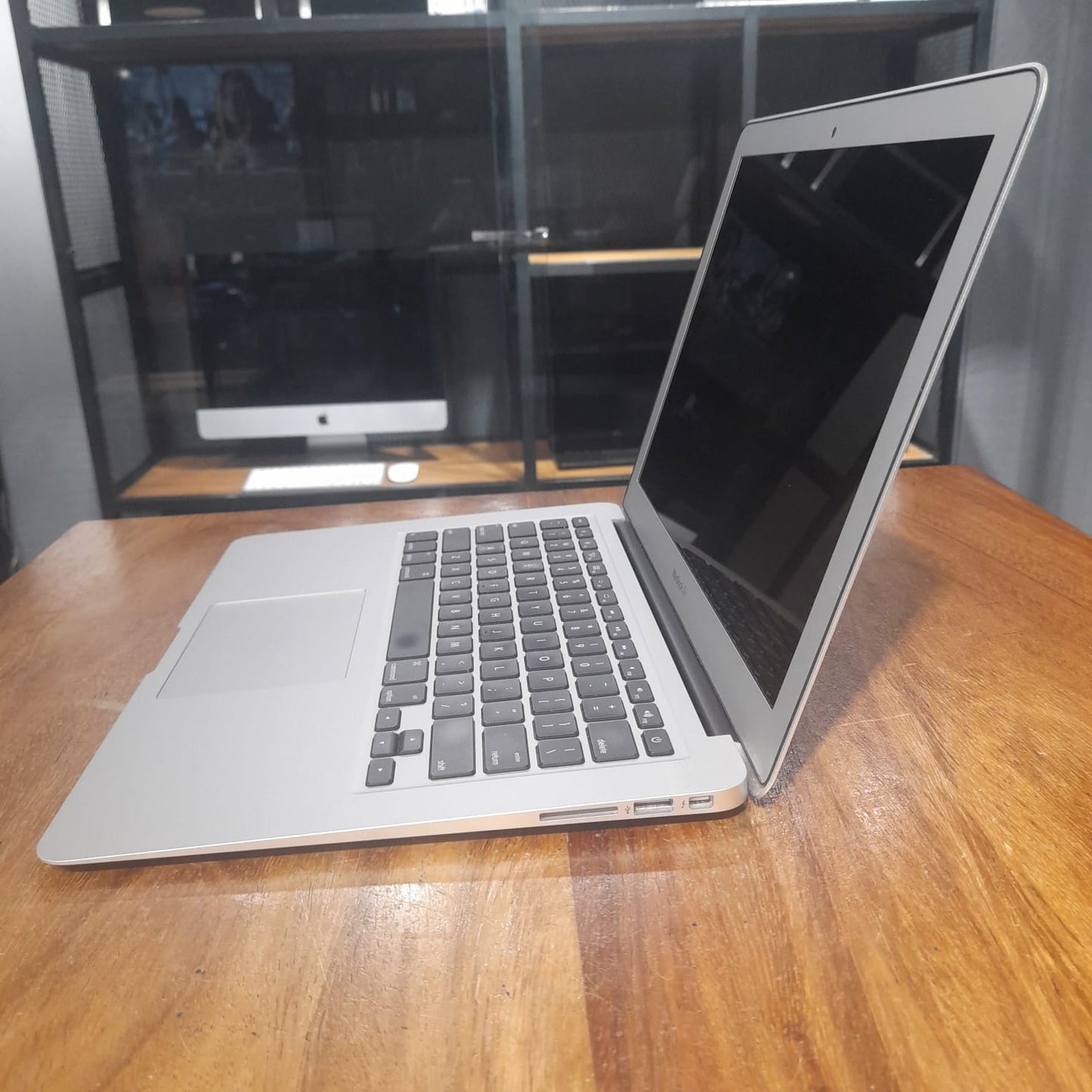 Macbook Air 13" 2014 4ram / 128gb (Producto Único)