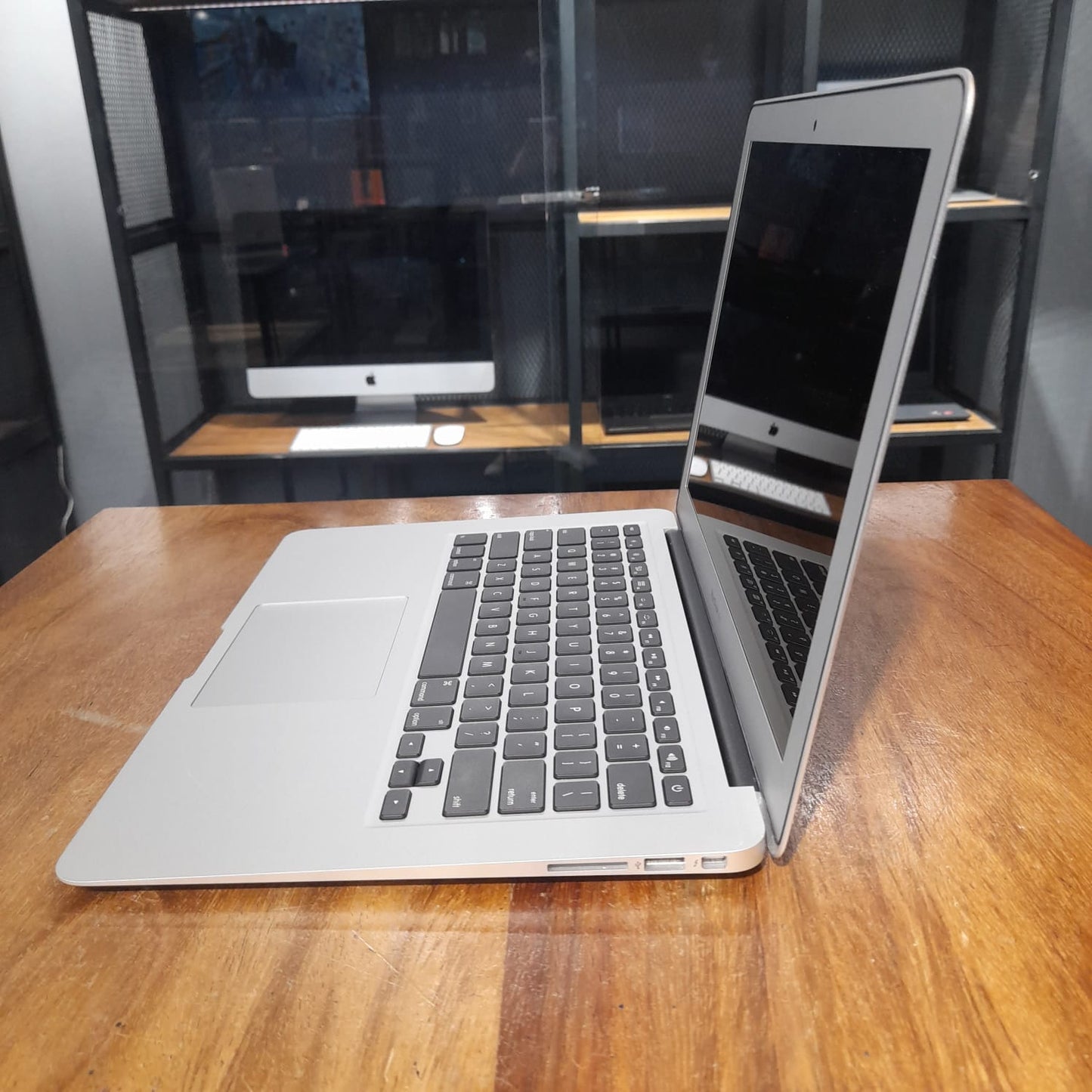Macbook Air 13" 2014 4ram/256ssd (Producto Único)