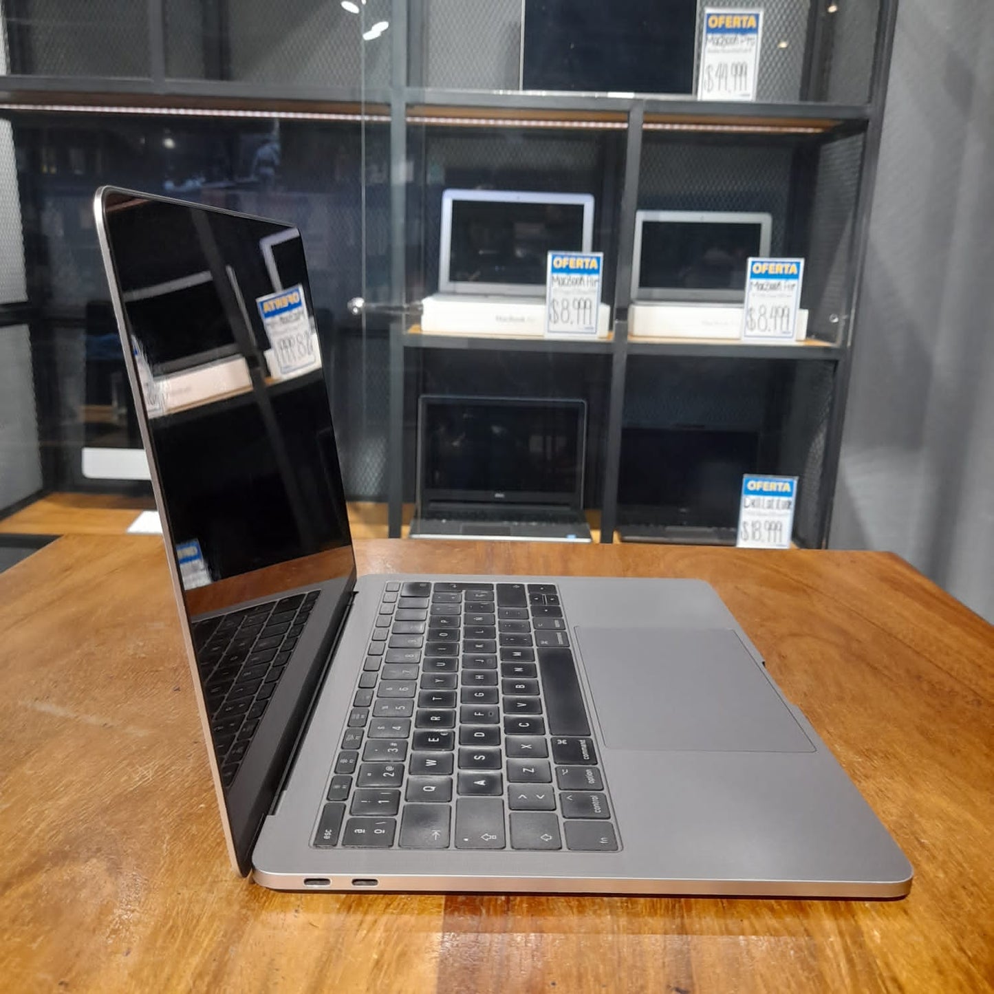 Macbook Pro 13" 2017 8RAM / 128GB SSD (Producto Único)