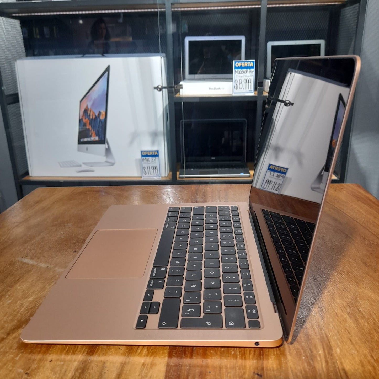 Macbook Air Retina 13" 2020 8ram/256ssd (Producto Único)