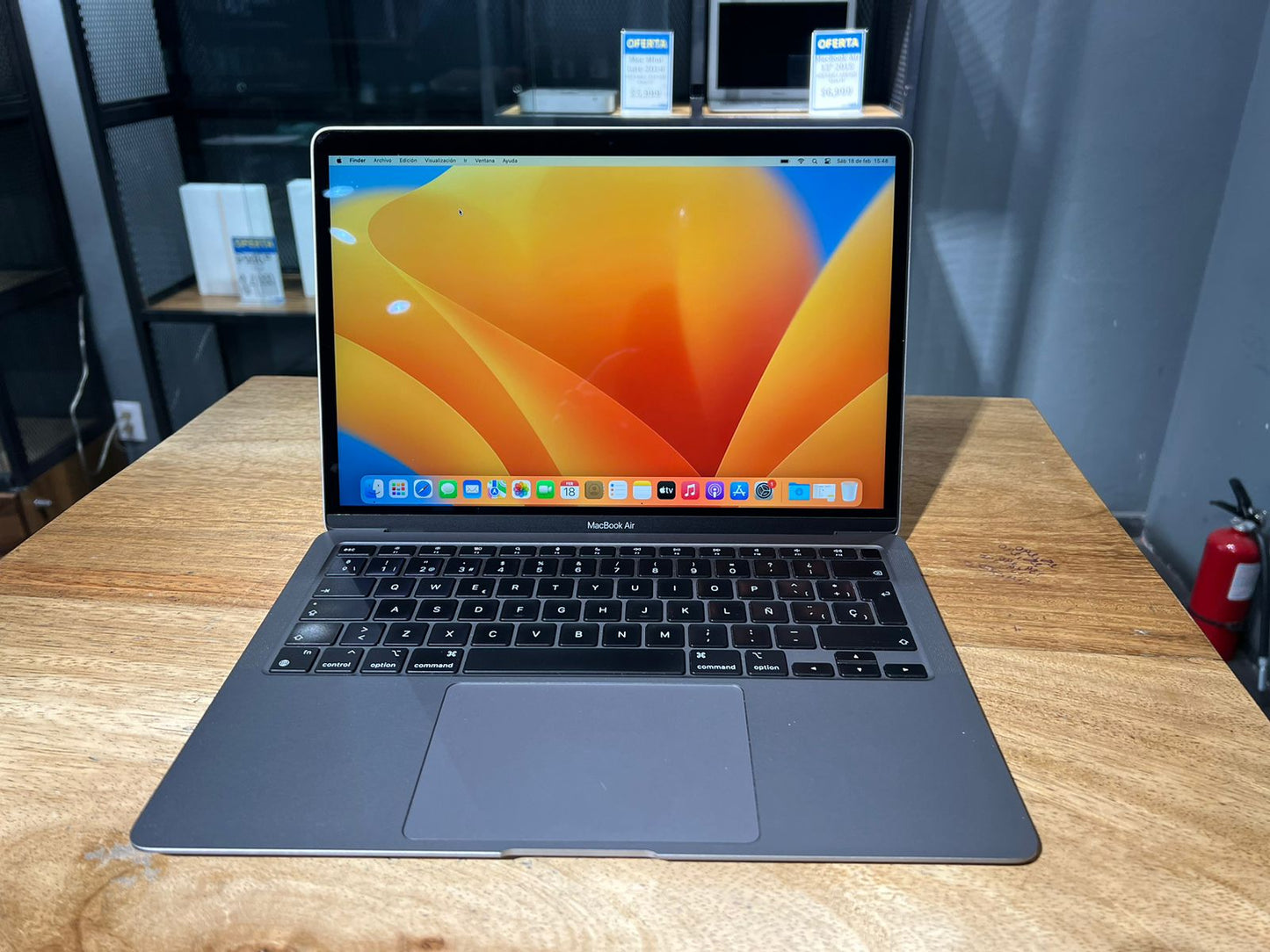 Macbook Air 13" M1 256GB (Producto Unico)